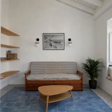 Holiday home Casa Lila L Casa Tipica Com Terraco Em Ferragudo (Faro)